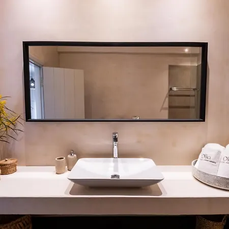 Olia Boutique * كارباثوس